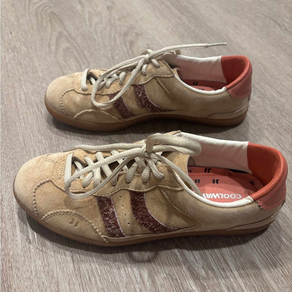 Coolway Women's Kizuna suede sneaker in honey - Picture 3 of 5